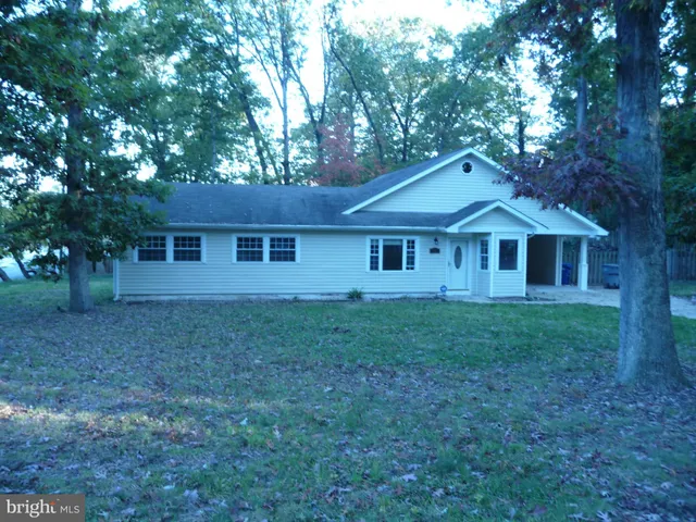 $4,195 | 3517 Forest Drive, Arlington, VA 22206