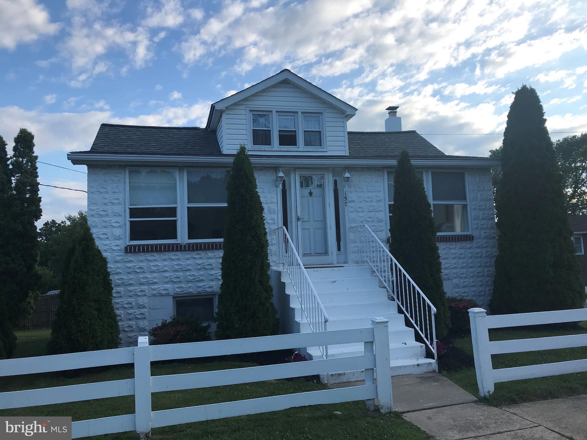157 Riverside Road Baltimore, MD 21221 - Photo 2 of 44