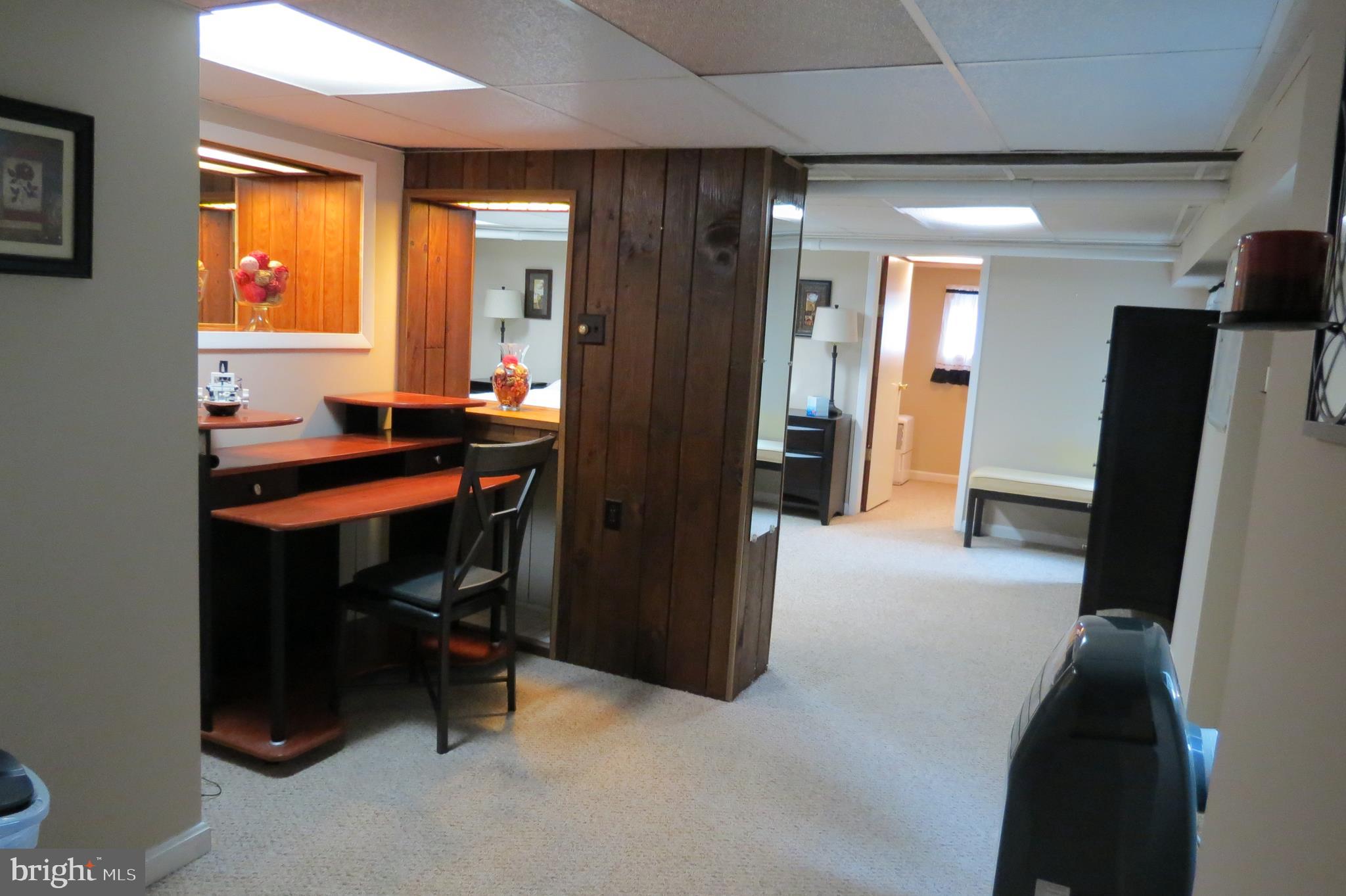157 Riverside Road Baltimore, MD 21221 - Photo 26 of 44 Basement office area