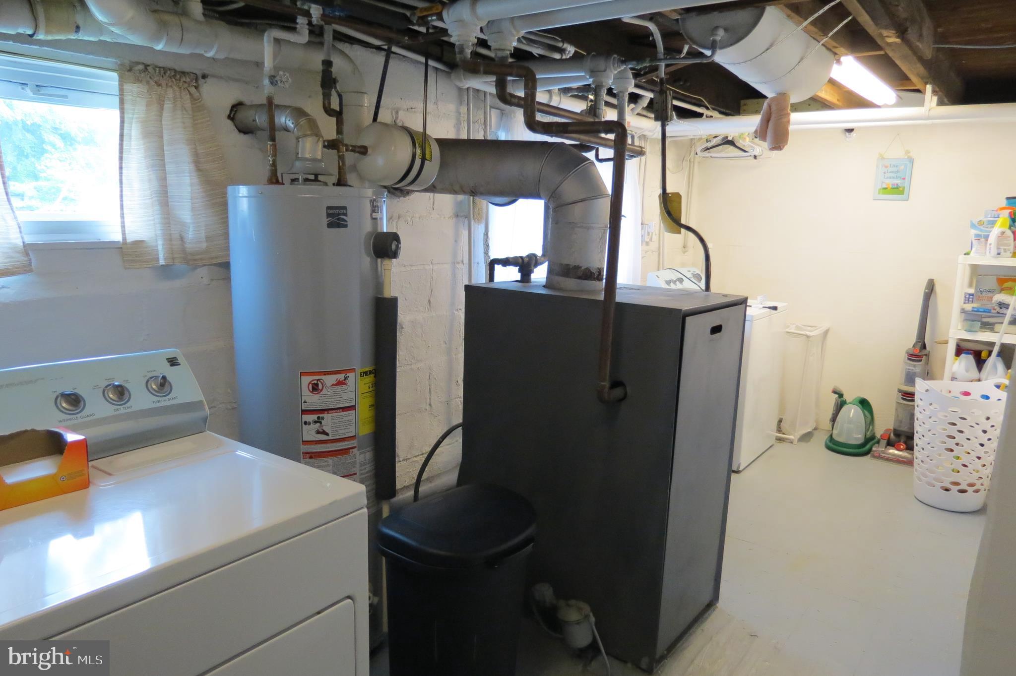 157 Riverside Road Baltimore, MD 21221 - Photo 37 of 44 Laundry and utility room