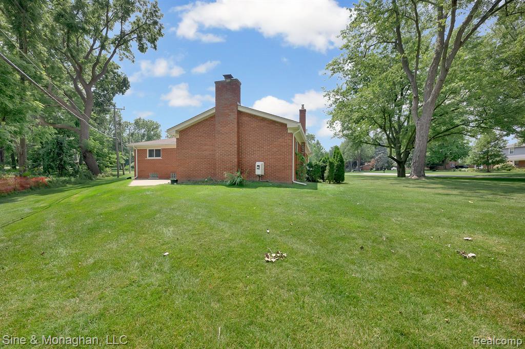 1901 Kemp Road Bloomfield Hills, MI 48302 - Photo 29 of 35