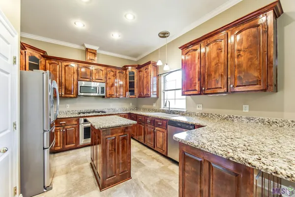 $399,900 | 216 Joshua Reed Drive, Houma, LA 70360