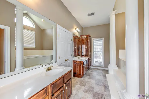 $399,900 | 216 Joshua Reed Drive, Houma, LA 70360