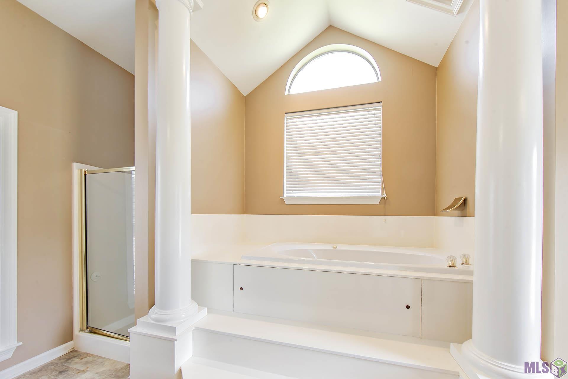 216 Joshua Reed Drive Houma, LA 70360 - Photo 7 of 13