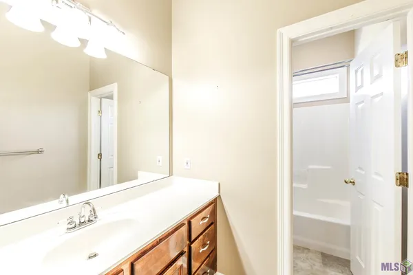 $399,900 | 216 Joshua Reed Drive, Houma, LA 70360