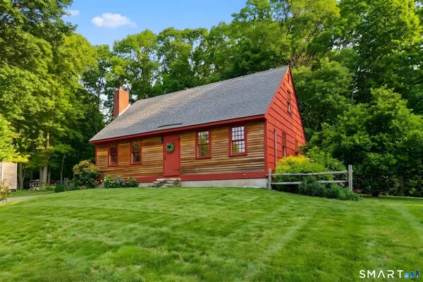 $475,000 | 6 Robin Street, Stonington, CT 06379