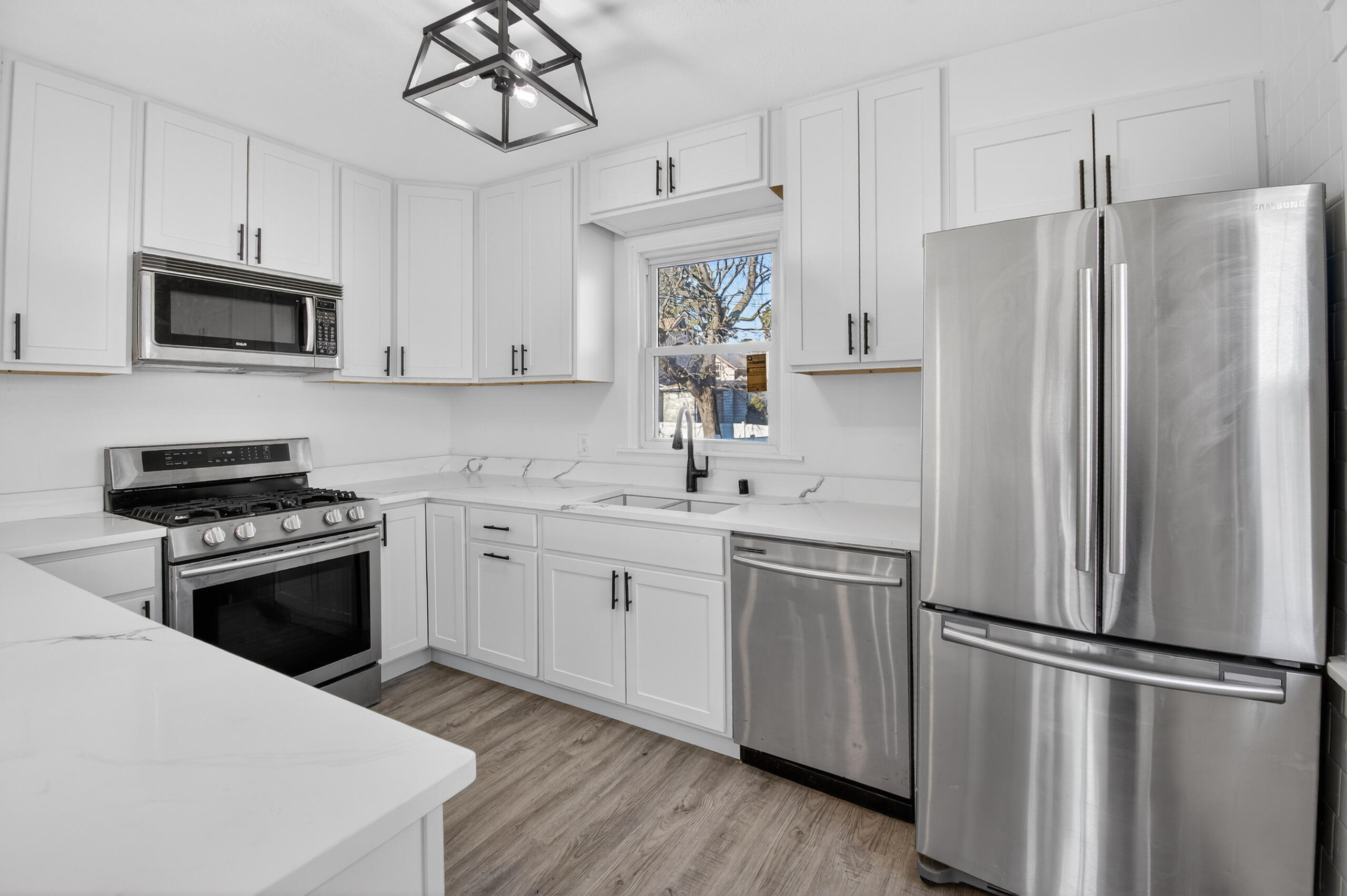 1824 Rapids Drive Racine, WI 53404 - Photo 2 of 23 Kitchen