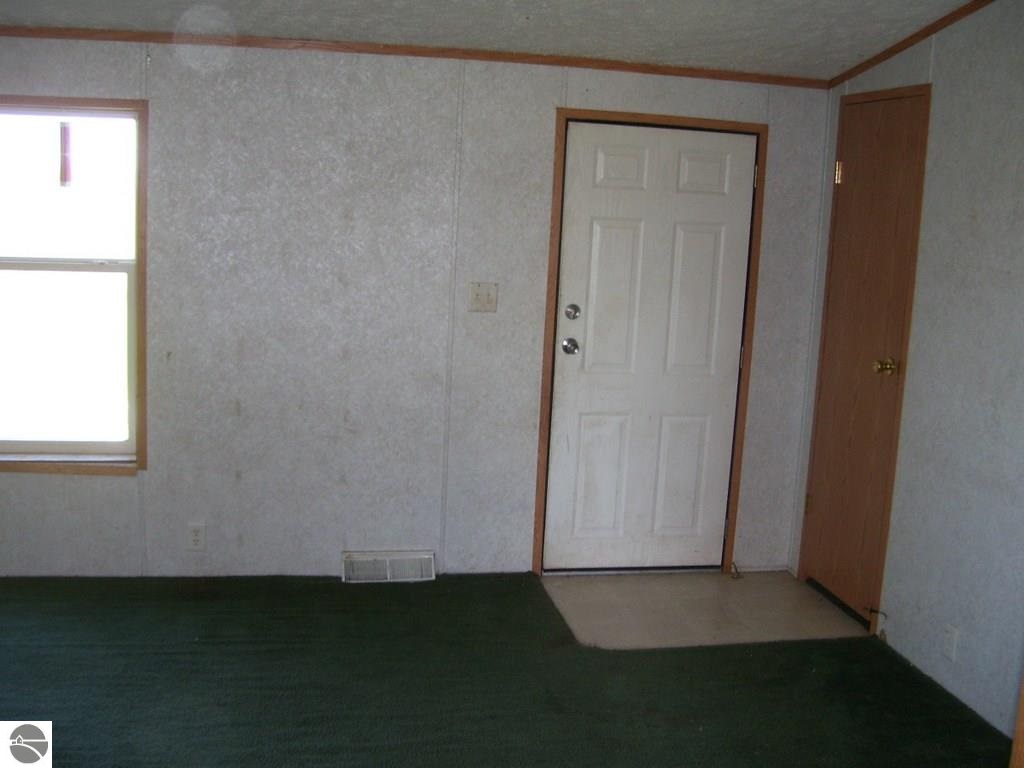 1887 South Meridian Road Mount Pleasant, MI 48858 - Photo 8 of 14 1792808-7.JPG