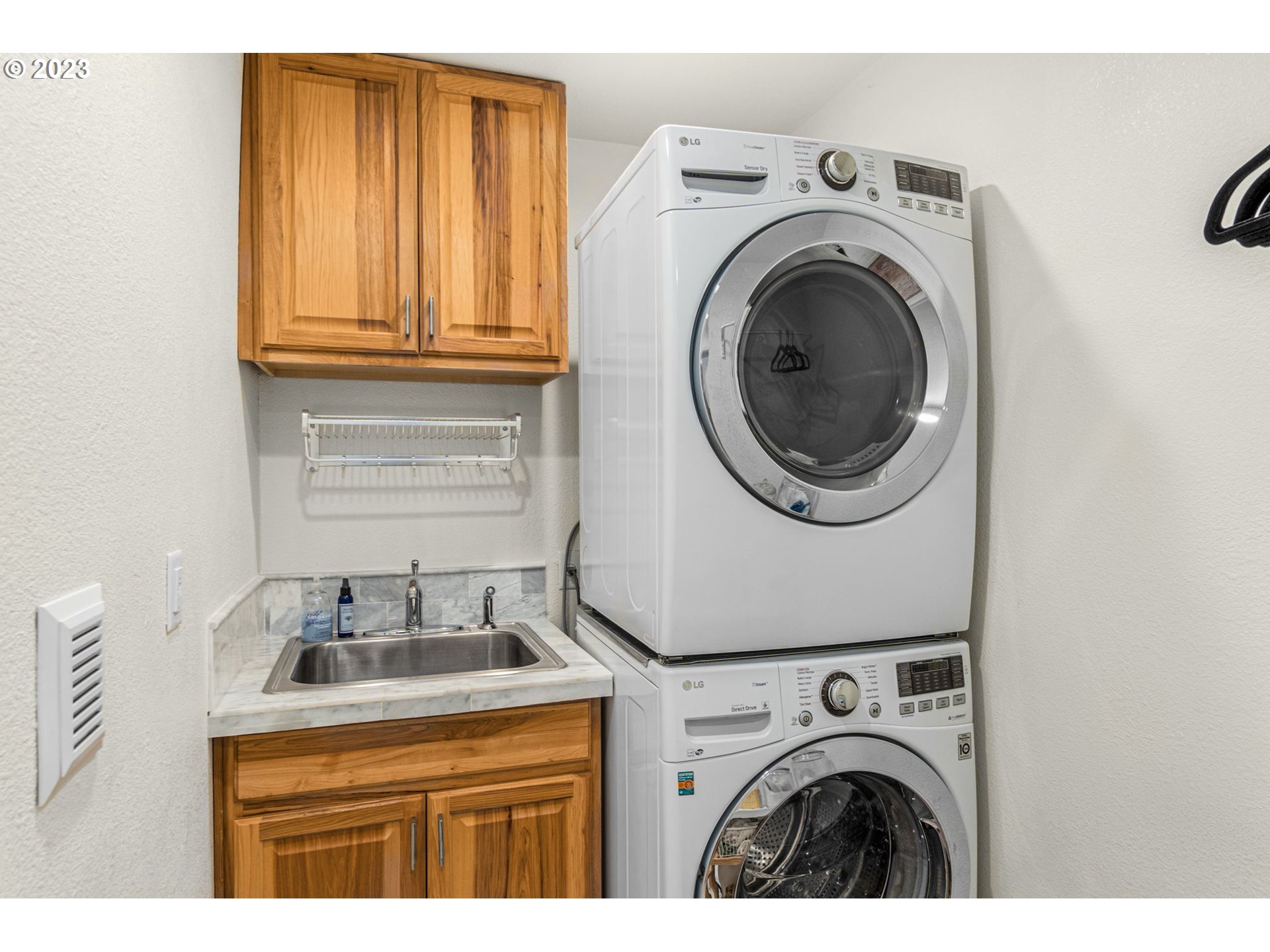 11858 Donald Road Northeast Aurora, OR 97002 - Photo 33 of 47 Gallery Image 33