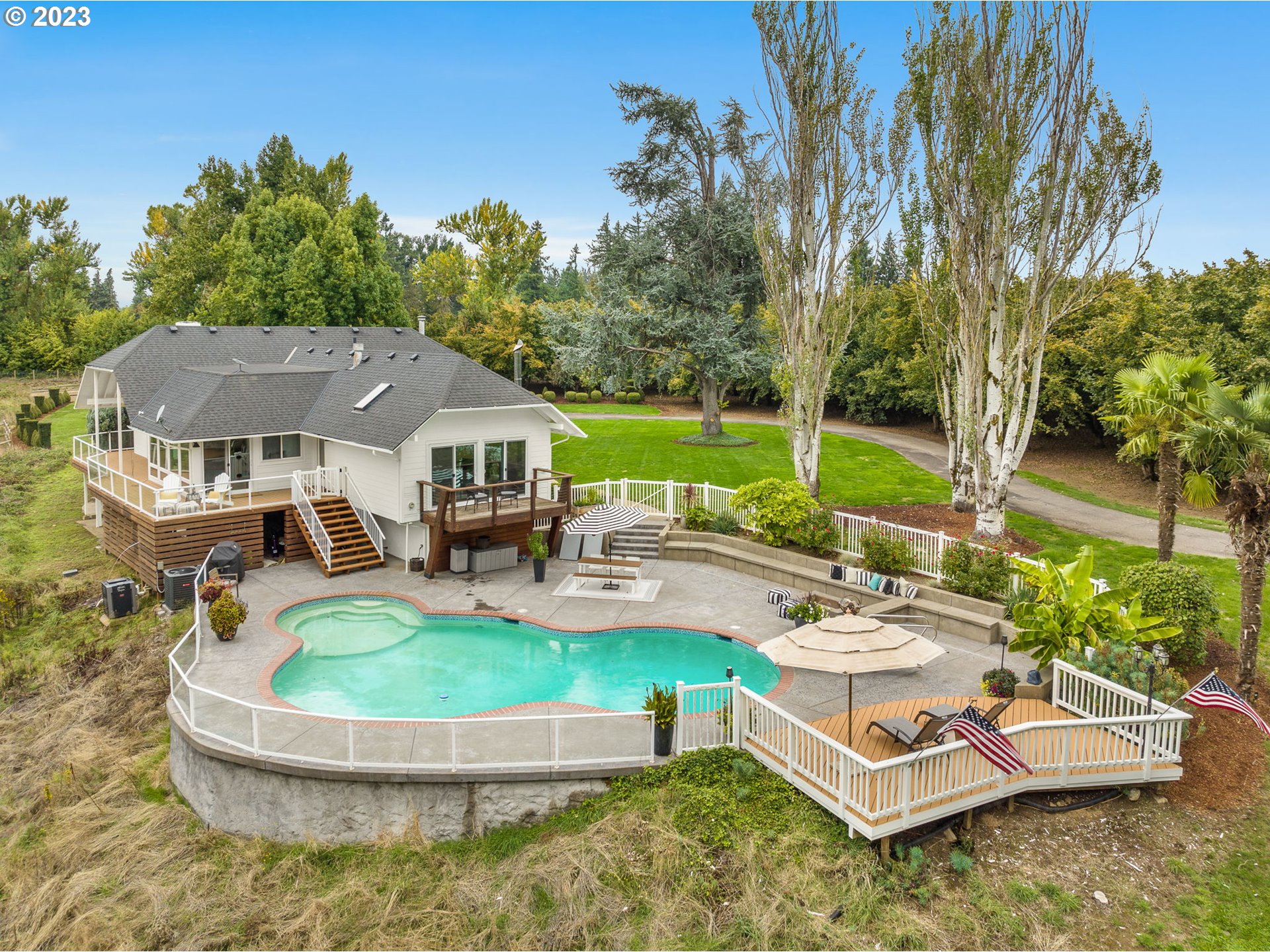11858 Donald Road Northeast Aurora, OR 97002 - Photo 4 of 47 Gallery Image 4