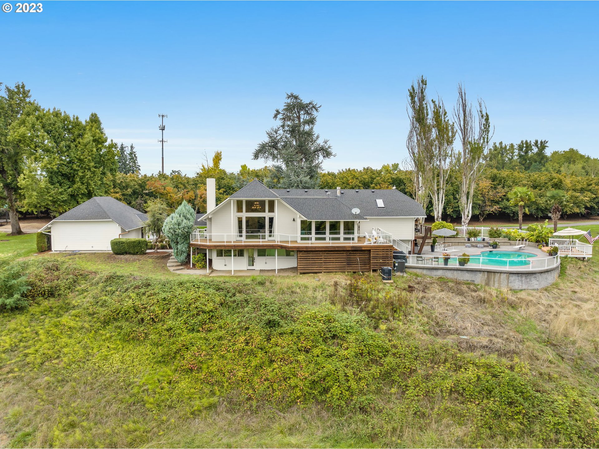 11858 Donald Road Northeast Aurora, OR 97002 - Photo 6 of 47 Gallery Image 6