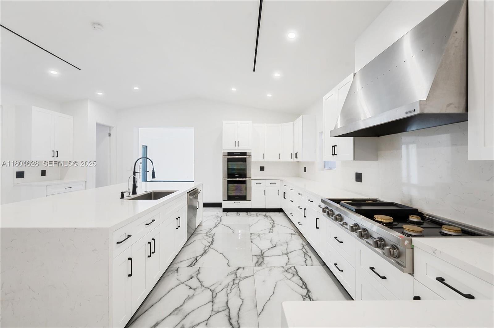 5121 Southwest 210th Terrace Southwest Ranches, FL 33332 - Photo 14 of 70