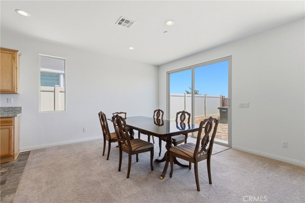 711 Ballesteros Street Perris, CA 92571 - Photo 5 of 39 Great Room