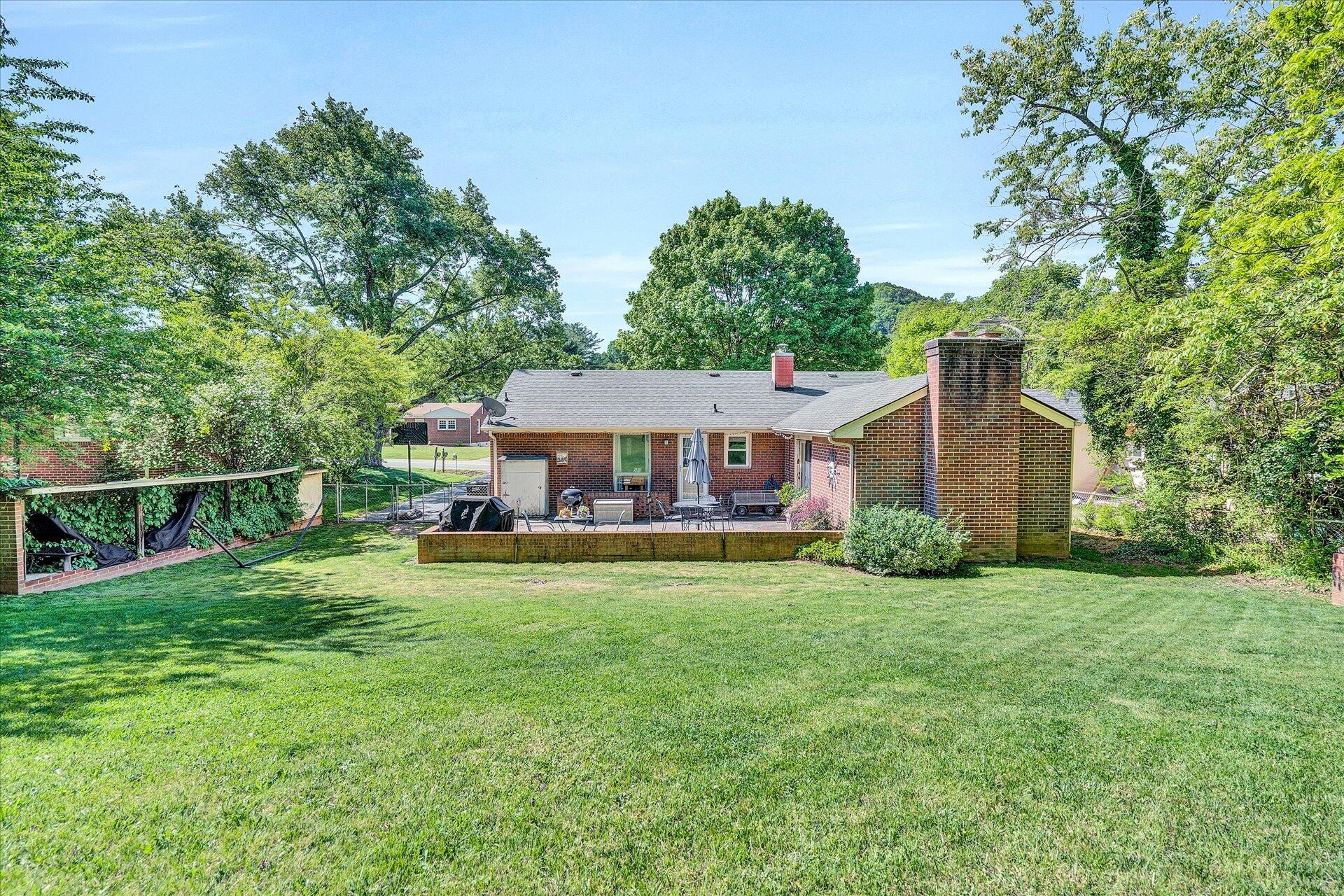 5313 Grandin Rd Extension Roanoke, VA 24018 - Photo 20 of 21 18-DSC2592