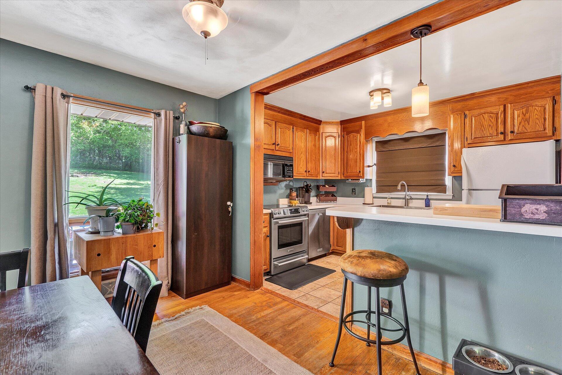 5313 Grandin Rd Extension Roanoke, VA 24018 - Photo 7 of 21 05-DSC2559