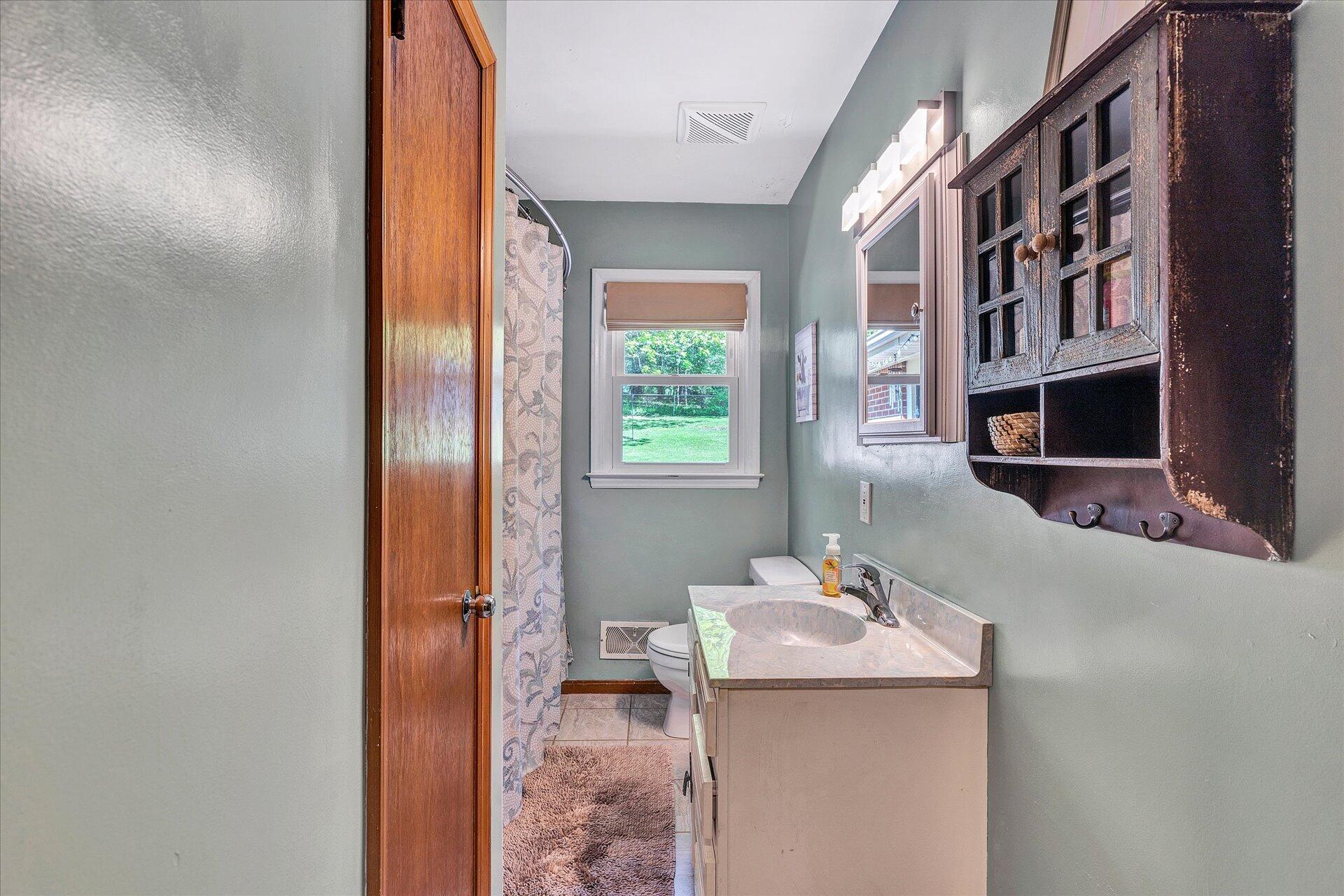 5313 Grandin Rd Extension Roanoke, VA 24018 - Photo 10 of 21 08-DSC2562