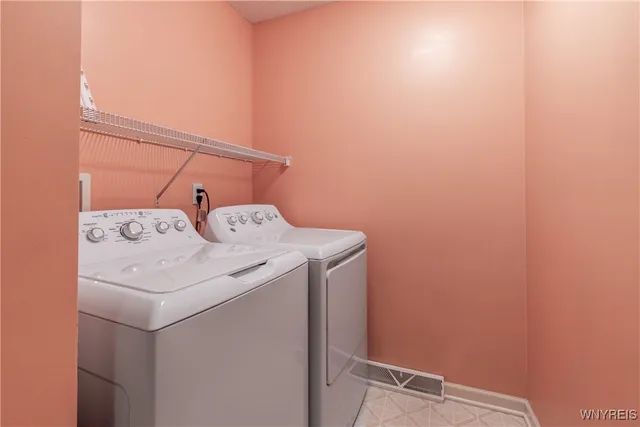 $279,900 | 34 Glenfield Drive, West Seneca, NY 14224