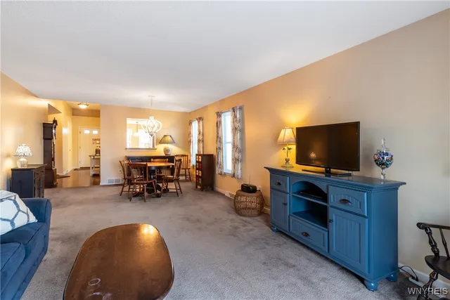 $279,900 | 34 Glenfield Drive, West Seneca, NY 14224