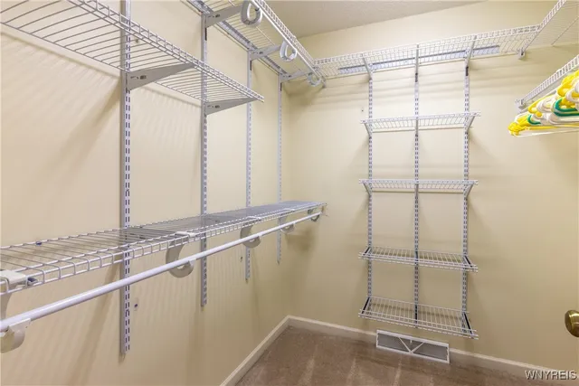 $279,900 | 34 Glenfield Drive, West Seneca, NY 14224