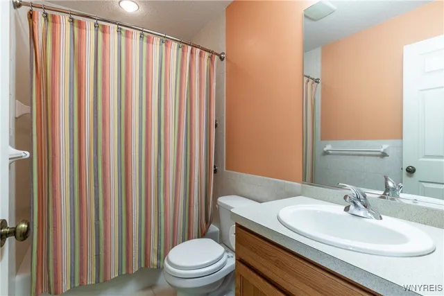 $279,900 | 34 Glenfield Drive, West Seneca, NY 14224