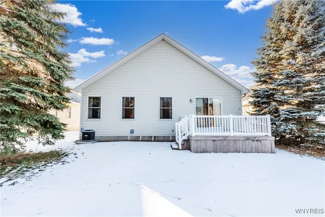 $279,900 | 34 Glenfield Drive, West Seneca, NY 14224