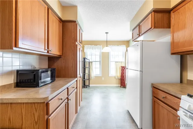 $279,900 | 34 Glenfield Drive, West Seneca, NY 14224