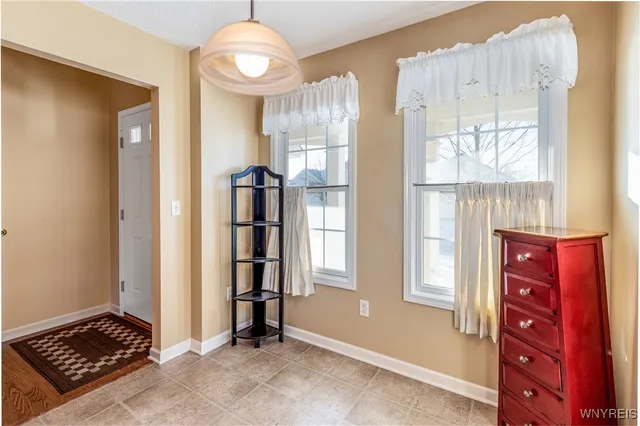 $279,900 | 34 Glenfield Drive, West Seneca, NY 14224