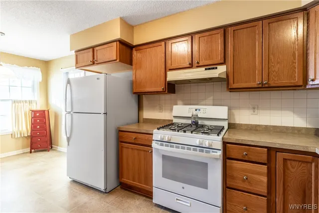 $279,900 | 34 Glenfield Drive, West Seneca, NY 14224