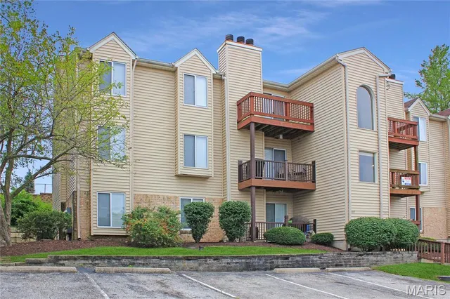 $1,300 | 17048 Sandalwood Creek Drive, Unit C, Wildwood, MO 63011