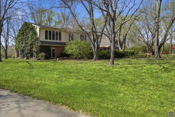 $895,000 | 1315 Northeast 46th Street, Topeka, KS 66617