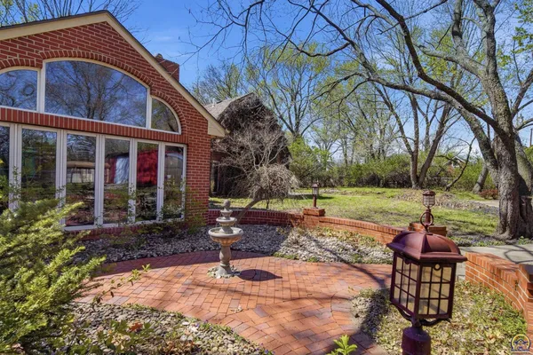 $895,000 | 1315 Northeast 46th Street, Topeka, KS 66617