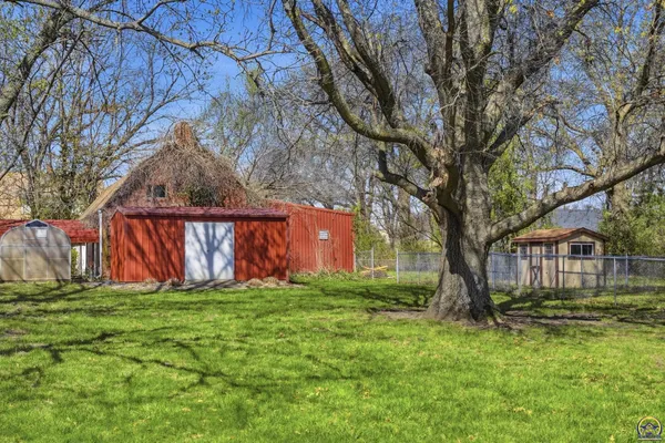 $895,000 | 1315 Northeast 46th Street, Topeka, KS 66617