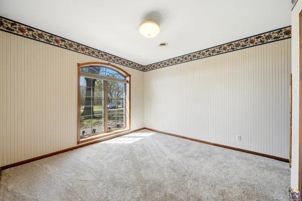 $895,000 | 1315 Northeast 46th Street, Topeka, KS 66617