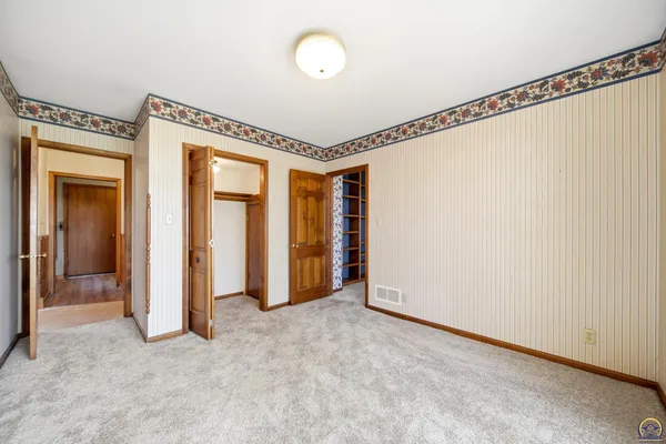 $895,000 | 1315 Northeast 46th Street, Topeka, KS 66617