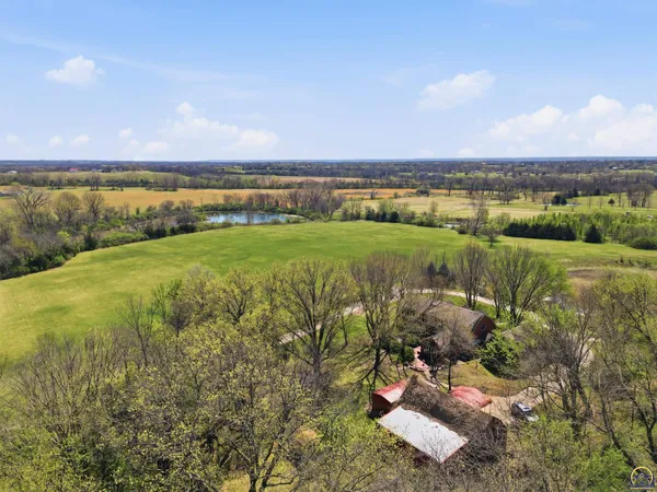 $895,000 | 1315 Northeast 46th Street, Topeka, KS 66617
