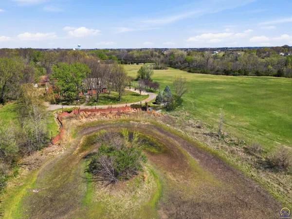 $895,000 | 1315 Northeast 46th Street, Topeka, KS 66617