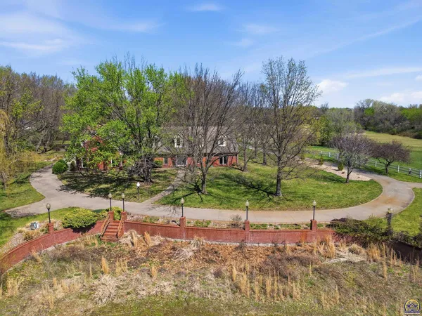 $895,000 | 1315 Northeast 46th Street, Topeka, KS 66617