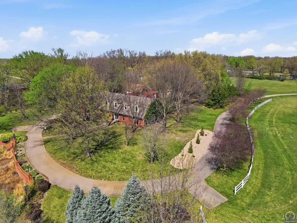 $895,000 | 1315 Northeast 46th Street, Topeka, KS 66617