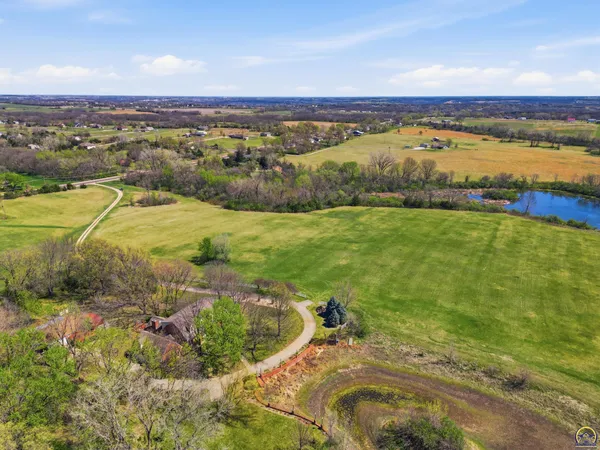 $895,000 | 1315 Northeast 46th Street, Topeka, KS 66617