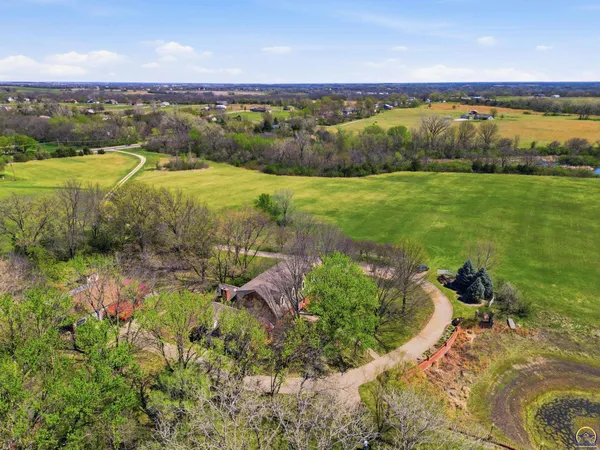 $895,000 | 1315 Northeast 46th Street, Topeka, KS 66617