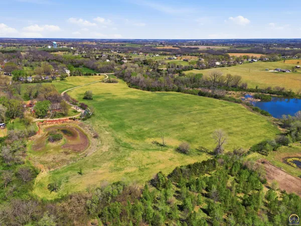 $895,000 | 1315 Northeast 46th Street, Topeka, KS 66617