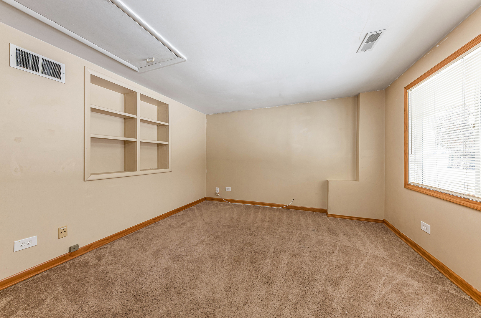 28W365 Batavia Road Warrenville, IL 60555 - Photo 8 of 20