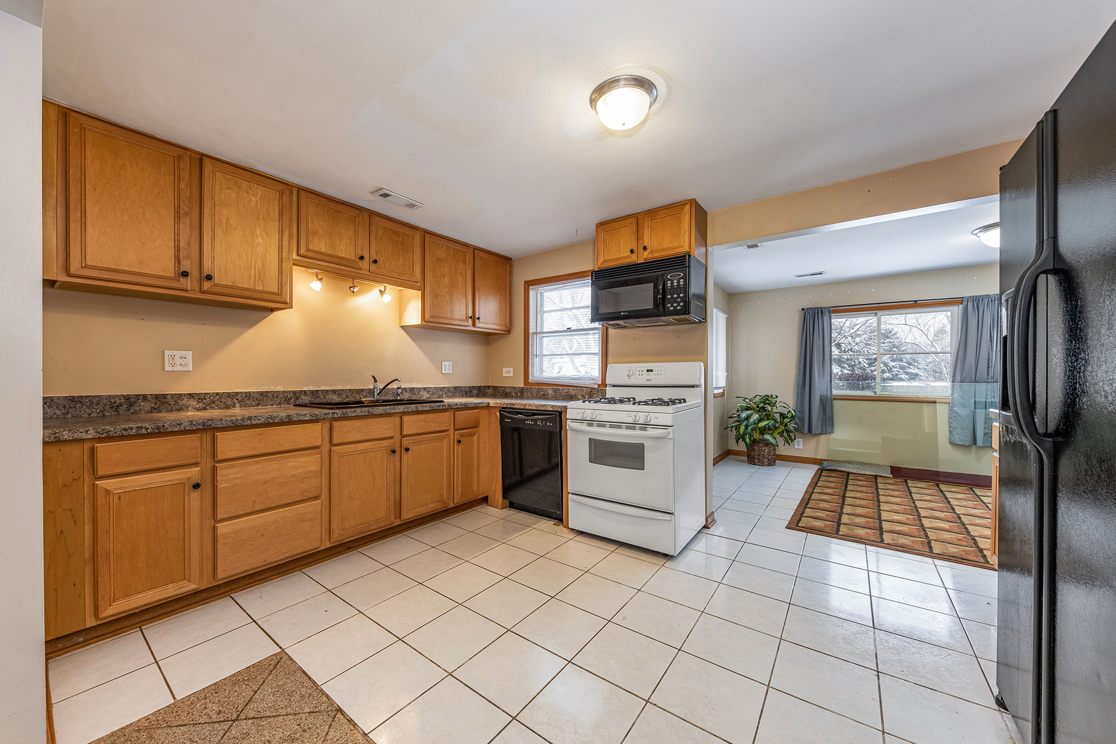 28W365 Batavia Road Warrenville, IL 60555 - Photo 10 of 20