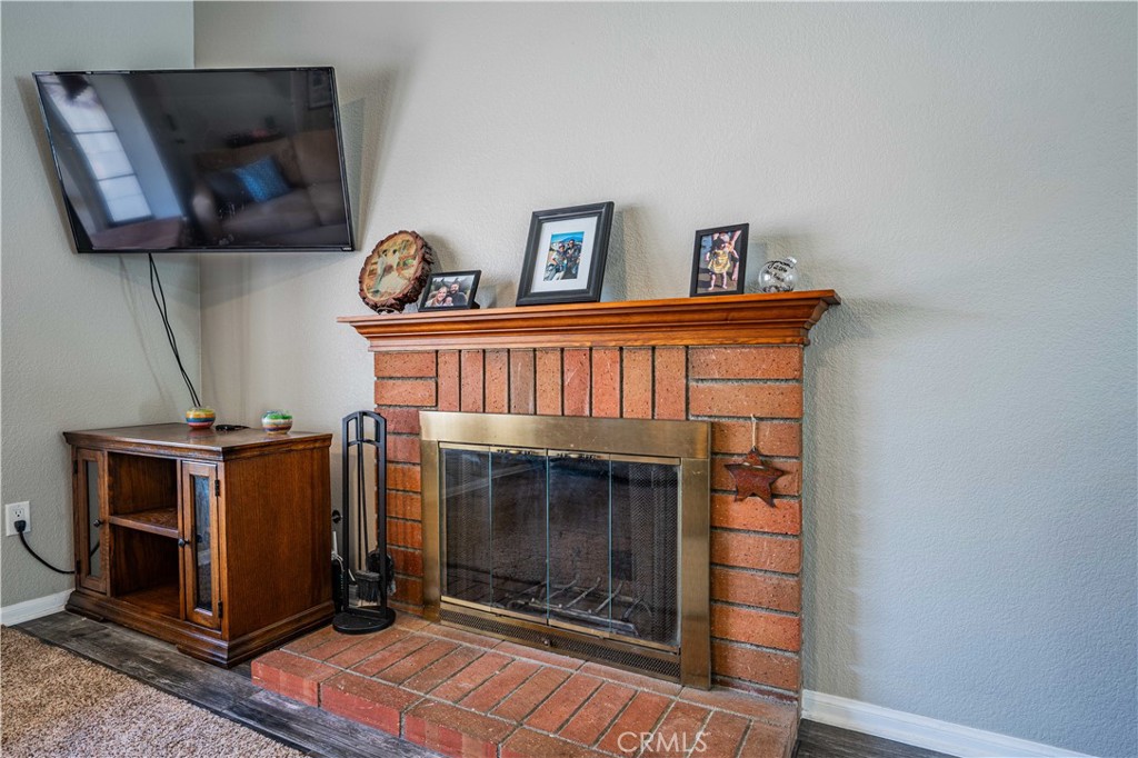 27571 Cabrillo Drive Menifee, CA 92586 - Photo 12 of 56 a view of an entryway with a stove
