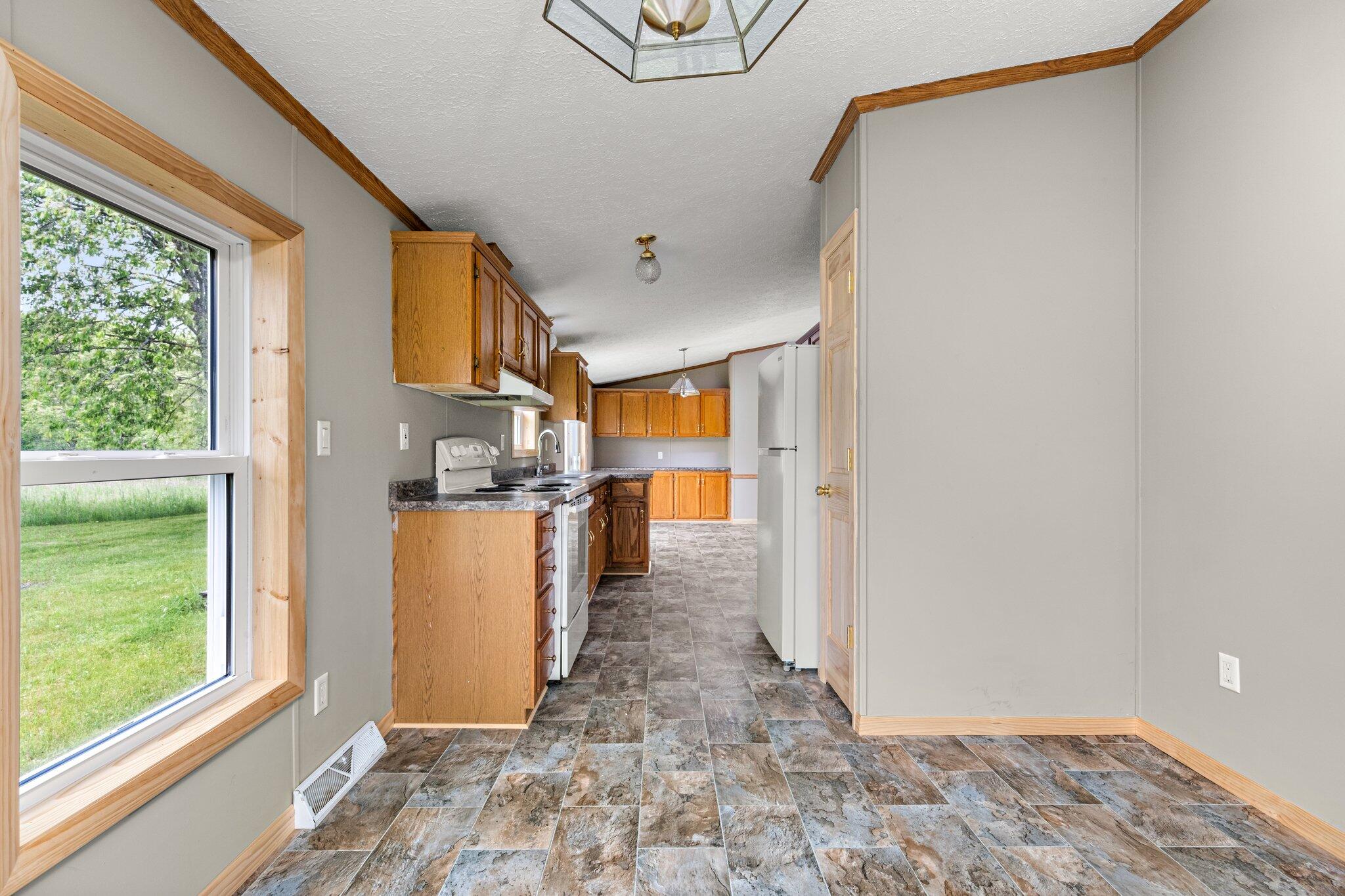 12175 Meridian Line Road Johannesburg, MI 49751 - Photo 8 of 29 Gallery Image 8