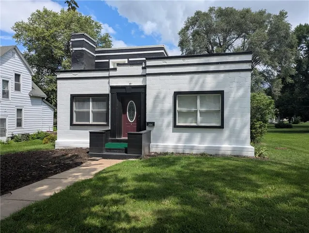 $109,000 | 304 Miami Street, Hiawatha, KS 66434