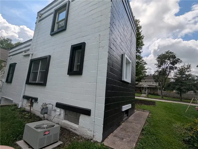 $109,000 | 304 Miami Street, Hiawatha, KS 66434