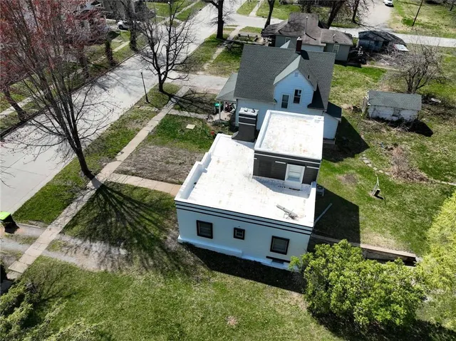 $109,000 | 304 Miami Street, Hiawatha, KS 66434