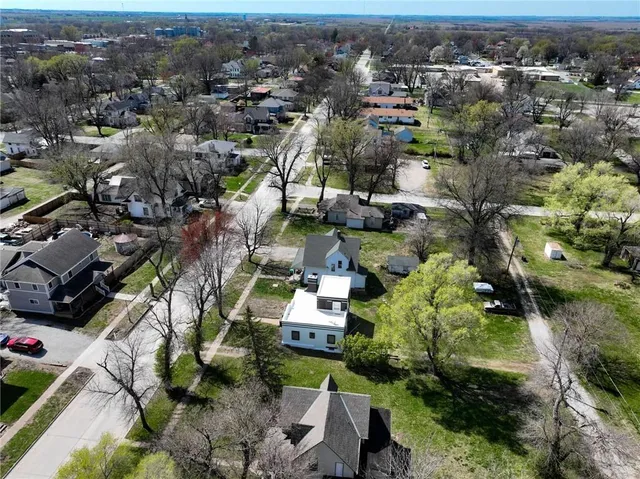 $109,000 | 304 Miami Street, Hiawatha, KS 66434