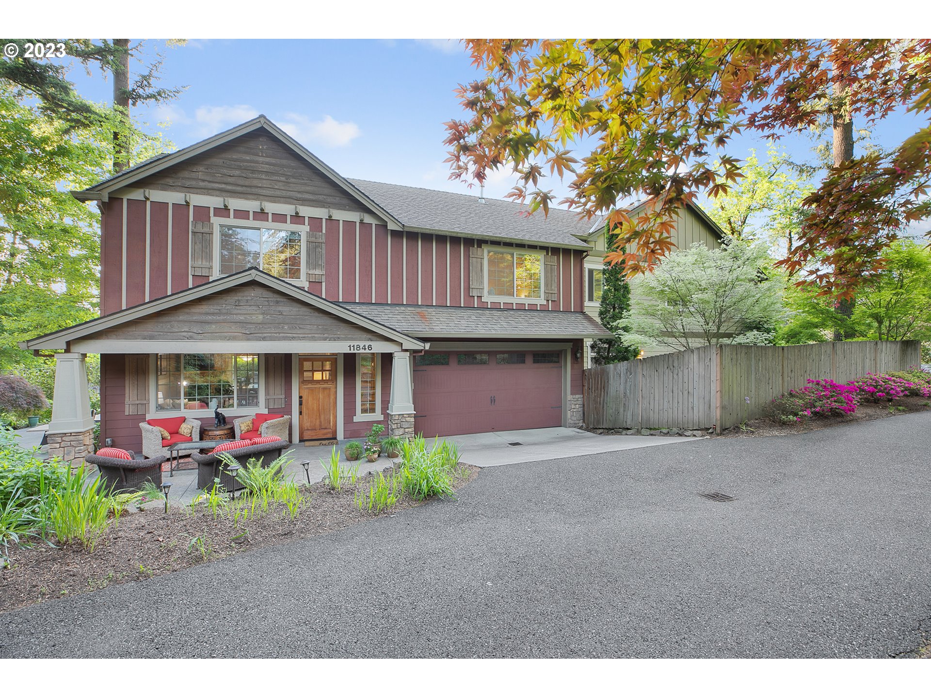 11846 Southwest Lesser Road Portland, OR 97219 - Photo 4 of 47 Gallery Image 4